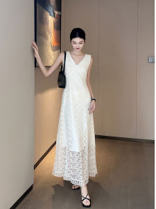 Đầm Không Tàu V-Neck Voan Eo Cao