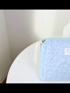 Embroidery Large-Capacity Cosmetic Bag Waterproof Portable Storage Bag Travel Makeup Pouch