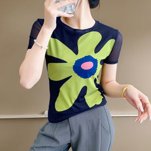 Yimei 2025 mùa hè mới Hàn Quốc cổ tròn ngắn tay in Áo Thun Nữ Áo co giãn lưới đa năng