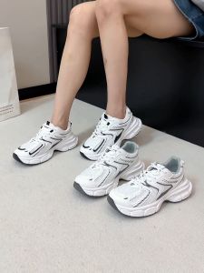 Beeyoo Sepatu Wanita Sneakers Korean Look Style Sneakers Sepatu Olahraga Kekinian WR711