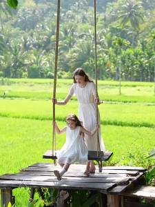 XIANGYING | Parent-Child White Round Neck Heavy Embroidery Sweet Summer Midi Dress