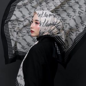 Segi Empat Motif Voal Katun Lyly Series Lasercut / Hijab Segiempat Monogram Terbaru