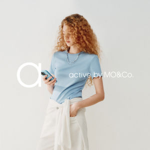 MO&Co. | Áo Thun Tay Ngắn Co Dãn Mềm Mại Từ Bông Đã Tỉa
