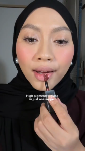 MAKE OVER Amplify Fluid Glass Lip Gloss - Peptide Plump Technology Hydrating