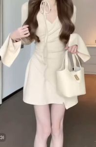 เดรสสั้นแขนยาวทรงกระดิ่ง สีพื้น ดีเทลสายผูกคอ กระโปรงทรงทิวลิปสม็อคเอว ทรงเข้ารูป ผ้านุ่ม Dress ออกงาน #9158