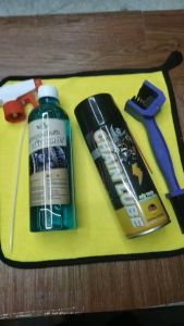 [NN] Combo vệ sinh NSD chi tiết xe : tẩy nhớt Võ Gia 500ml + Dưỡng sên Sprayking + bàn chải chà sên 3D +khăn lau xe 30x3