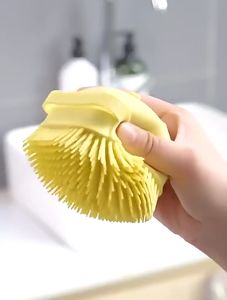 Bàn Chải Tắm Bằng Silicon Mềm Giúp Tẩy Tế Bào Chết Cho Bé