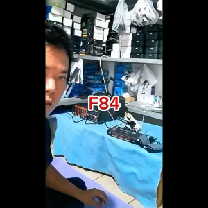 F84 MICROPHONE NAIWA AIWA ORIGINAL UHF 260 SEPASANG WIRELESS DUAL CLIP KLIP ON MIC ELECTRET