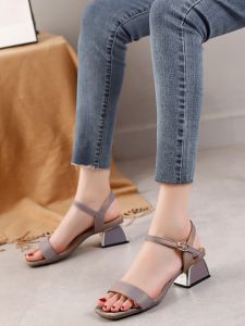 Large Size Sandals Womens 41 to 43 Roman Style mid Heel Chunky Strap Slip-On Summer Shoes for Skirts Korean Version PU Material
