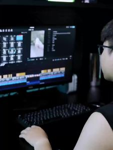 AOC | Eye-protecting Ambient Monitor Hanging Light