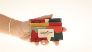 กระเป๋าใส่บัตร Card Holder (มีหลายลายให้เลือก), แบรนด์ Sandwich Garden (กว้าง 10.3 เซนติเมตร * สูง 7.1 เซนติเมตร) - วัสดุผ้าเคลือบกันน้ำแบบเนื้อด้าน