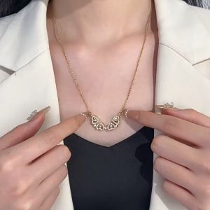 Kalung Titanium Rantai Wanita Liontin Empat Daun Semangi Zirkon Anti Karat Dan Luntur