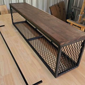 💥 ซื้อไม้แท้ B1 ชั้นวางของติดผนัง KADStudio ชุดหมาย เหล็กสีดำ แต่งตะแกรง ฉีกด้านบนแผ่นไม้สีโอ๊ค ด้านล่าง และด้านข้าง คุณควรเลือก