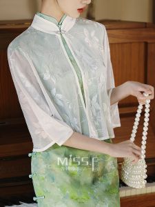 Elegant White Lace Cheongsam Shawl Spring New Chinese Style Beautiful Wind Shawl for Women Warmth Polyester Fiber Pure Color