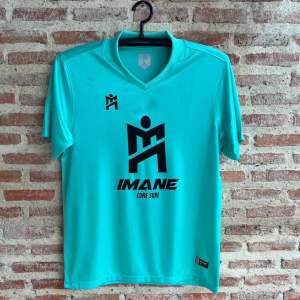 IMANE เสื้อกีฬาคอวี พร้อมโลโก้IMANE กลางตัว เสื้อฟุตบอลIMANE IMA1 006 DIY