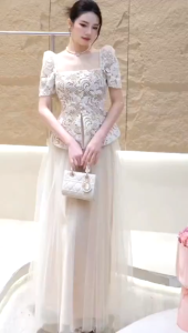 Set đồ nữ xinh set thiết kế đi tiệc thanh lịch áo Ren hoa nổi cổ vuông 2 lớp tay ngắn chiết eo mix chân váy dài Lưới