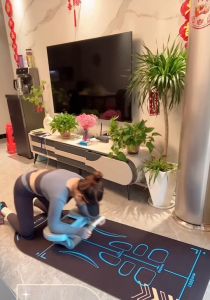 ลูกกลิ้งบริหารหน้าท้อง รีบาวด์อัตโนมัติ หน้าท้องแบน พร้อมที่วางแขน เครื่องออกกําลังกาย B950