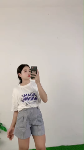 ชุดเซ็ตผู้หญิง เสื้อยืดแขนสั้นสีขาวผ้าฝ้ายแท้ + กางเกงขาสั้นหลวม