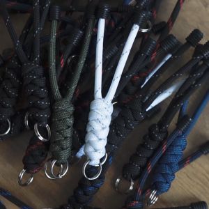 Zipper Pull รุ่น Z1 สำหรับซิป ดึง ซิป คล้องหาง กระทำการตรวจสอบด้วยสายดึง และสายคล้องพวงกุญแจ คล้องซิป คล้องมีดพับ คล้องไฟฉาย