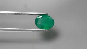 2.20 ct พลอยแท้ โมรา (Green Agate) สีเขียว ทรงไข่ แอฟริกา