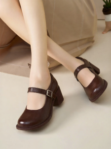 Josiny | Retro Mary Jane Leather Shoe with Chunky Heel Height Increasing for Skirt Pairing