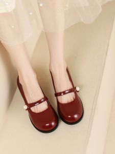 รองเท้าแต่งงานส้นหนาทรงหัวมนสำหรับผู้หญิง สไตล์จีนใหม่ รองเท้าแต่งงานสีแดง Mary Janes รองเท้าส้นเดี่ยวสวมใส่สบาย