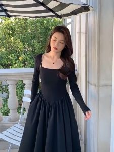 Gaun Lengan Panjang Hitam Retro & Rok Panjang Hitam Ala Korea