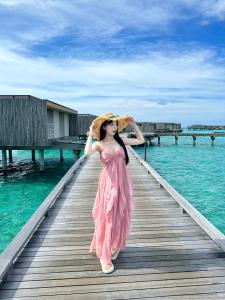 Pink Summer Vacation Beach Long Dress Womens Backless Hanging Neck Strapless Dress Holiday Photography High Waist A-Line Skirt