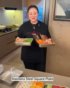 【Local Stock】Food grade stainless steel deep baking tray Sealed Box With Lid Ref FoodStorage Box Container Fresh-keeping CrisperBox Japanese style flat bottom hotel tray food thickened material side dish tray with lid refrigerator freezer fresh-keeping