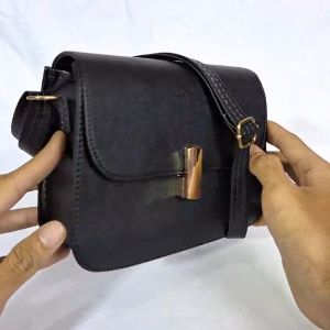 tas selempang wanita Mosdom kekinian terbaru 2023