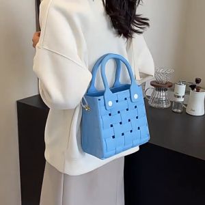 กระเป๋าสะพายข้างผู้หญิงกันน้ำซิลิโคน กระเป๋าถือที่น่ารักและใช้งานได้จริง โดปามีน 5 สี