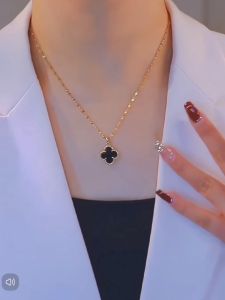 Kalung Titanium Motif Rantai Emas: Pilihan Fashion Anti Karat & Luntur