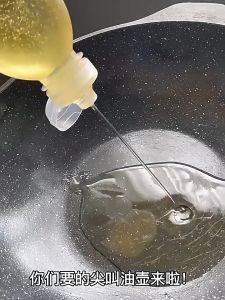 <Stock> Oil Bottle Kitchen Oil Spray Bottle Condiment Squeeze Bottles Cooking Baking Ketchup Mustard Mayo Hot Sauces Olive BBQ