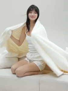 ผ้าเช็ดตัวผืนใหญ่ 70*140cm ผ้าเช็ดตัว ผ้าเช็ดตัวเต็มตัว ผ้าขนหนู พันทั้งตัว ขนแกะปะการัง แห้งไว ซับน้ำดีขนไม่หลุด