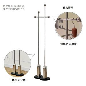 ตู้เสื้อผ้าแบบตั้งพื้นสไตล์เรียบง่ายในห้องนอน อุปกรณ์ตกแต่งภายในบ้าน วัสดุเหล็กไม่สนิม ดีไซน์สไตล์ Bauhaus ด้านข้าง