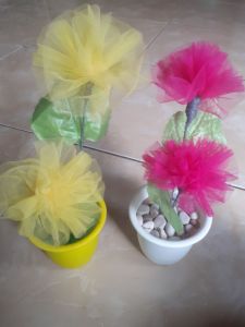 Bunga mawar berbahan kain/bunga mati