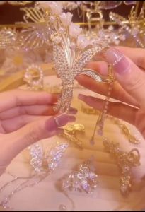 QEARL9 Korea Orchid Flower Grab Clip Retro Lily Elegant Hair Claw Womens Pearl Fringe Ponytail Claw Clips Ornament