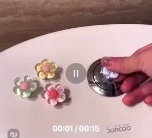 Nút Xả Bồn Cầu Hình Hoa Trong Suốt Dễ Thương – Set 2 cái – Trang Trí Nhà Vệ Sinh Độc Đáo Nhiều Màu
