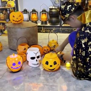 Skull Head Plastic Holder Bucket for Halloween Trick Or Treat Decor