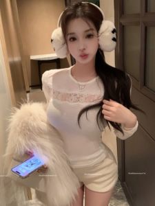 GUZILIAN | Elegant Lace and Mesh Trim Long Sleeve T-Shirt