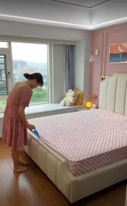 Alat Pengangkat Kasur Matras Sprei / Alat Bantu Angkat Kasur Busa Perapi Sprei