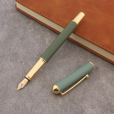 1PC ปากกาหมึกซึมโลหะ Matte สีเขียวเครื่องเขียนอุปกรณ์สํานักงานโรงเรียนการเขียนหมึกปากกา