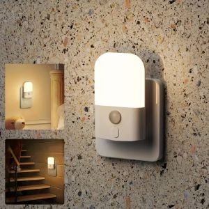 ไฟกลางคืน LED แบบเสียบปลั๊ก 1/2/4 ชิ้น พร้อมเซ็นเซอร์ตรวจจับความเคลื่อนไหว ปรับความสว่างได้ ไฟกลางคืนอัจฉริยะเสียบปลั๊กติดผนัง เซ็นเซอร์ 2700K