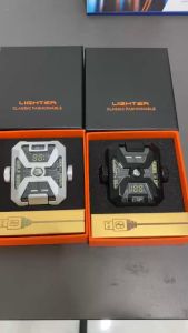 Bật lửa điện con quay 360 độ tích hợp đèn pin siêu sáng Tặng kèm hộp và cáp sạc Type-C