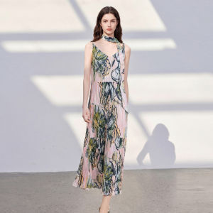 3COLOUR·S | Printed Pleated V-Neck Sleeveless Long Dress