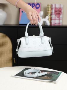 ดิสนีย์เย็บกระเป๋าสำหรับแฟชั่นสำหรับผู้หญิงกระเป๋าสะพายสำหรับผู้หญิงกระเป๋าสะพายสไตล์ใหม่กระเป๋าถือน่ารัก