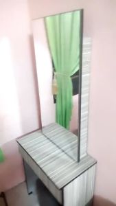 Meja Solek Dengan Cermin Kerusi