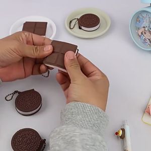 พวงกุญแจสมุดโน้ต สมุดโน๊ต ลายช็อคโกแลต เล่มเล็ก 54 แผ่น ไร้เส้น ขนาด A7 ห้อยกระเป๋าได้ ราคา1ชิ้น พร้อมส่ง