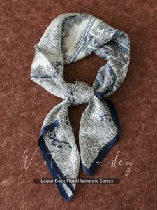 Lagur | Floral Pattern Mulberry Silk Scarf