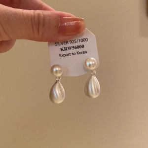 Fashionable Pearl Tear Drop Earrings Elegant Pierced Ear Jewelry Subtle Design Luxury Sensation Alloy/Gold/Silver Plated